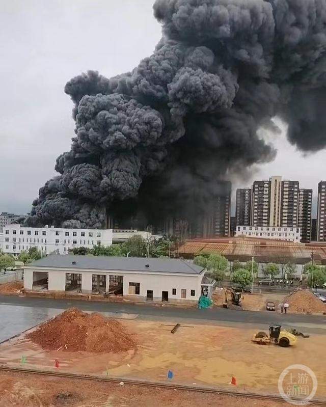 江西瑞金一工厂突发大火 致1伤-安全生产消息网